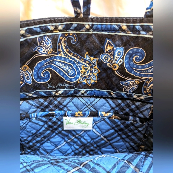 Vera Bradley over the shoulder bag - Picture 4 of 5